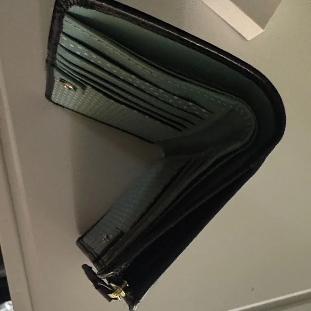 RADLEY LONDON Black Wallet with Green Dog Emblem - Picture 6 of 6